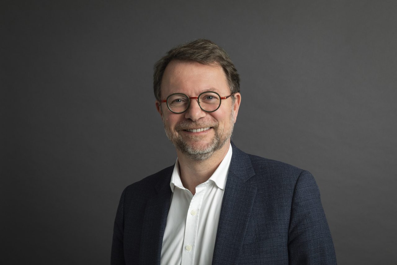Photographe de portrait corporate individuel en studio pour l'entreprise