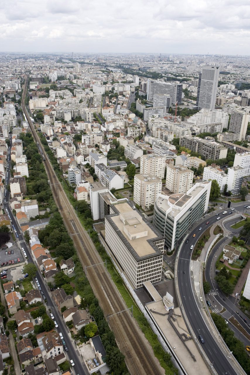 Vue plongeante sur Courbevoie depuis un étage élevé de la tour T1